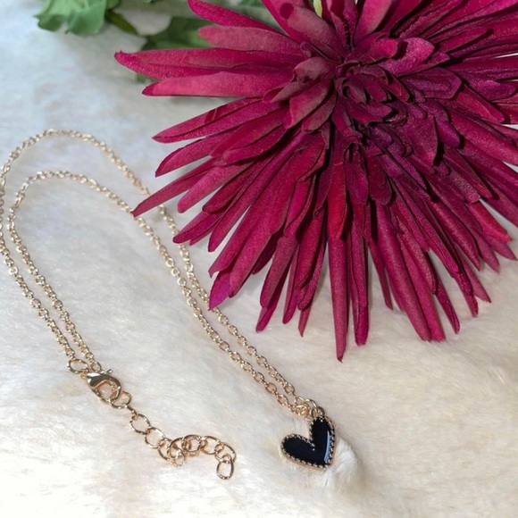 NEW 2 Pack Heart Necklaces - Picture 4 of 9